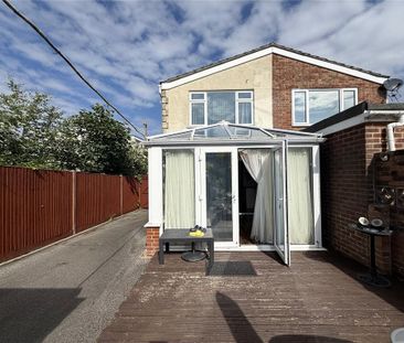 3 bedroom semi-detached house to rent - Photo 4