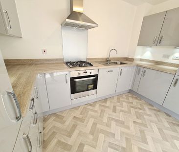 2 bed flat to rent in Stevenson court, Tabitha close, Poole, BH15 4FT - Photo 6