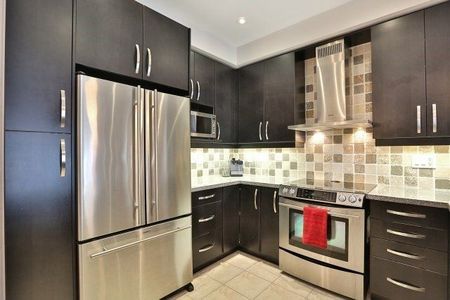 For Lease - 2412 Presquile Drive, Oakville, Ontario - Photo 2