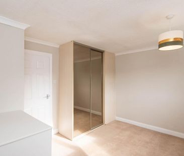 2 bedroom end of terrace house to rent - Photo 3