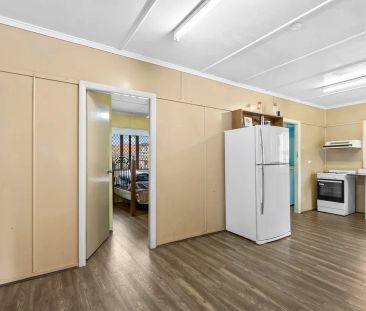 3 Saxby Street, Zillmere QLD 4034 - House For Rent | Domain - Photo 5