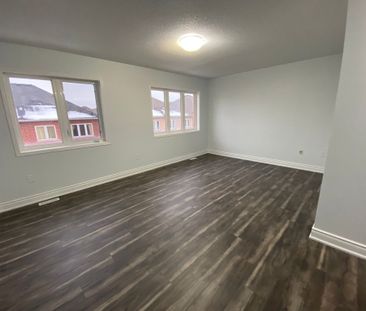 For Lease - 90 Kilrea (Main & 2nd Floor) Way, Brampton, Ontario - Photo 5