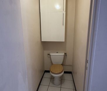 CUERS - Centre-ville- Appartement T2 de 43 m² - Photo 2