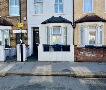 3 Bed Terraced House, Lakehall Road, CR7 - Photo 2