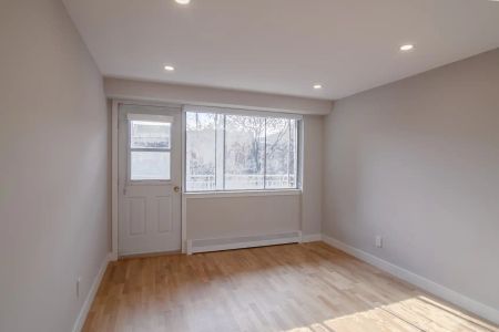 3460 Rue Durocher — Studio - unit 307 - Photo 4