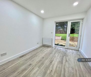 3 bedroom terraced house to rent - Photo 4