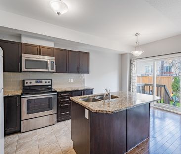 For Lease - 19 DUNDALK Private, Barrhaven, Ontario - Photo 3