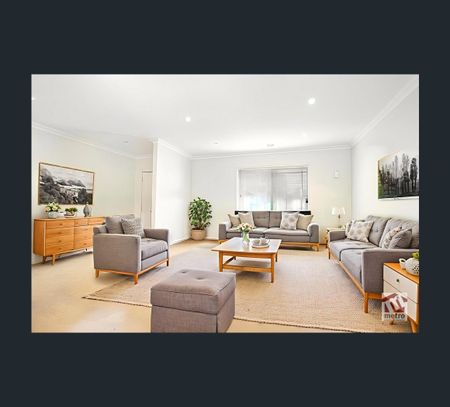 1/2 Balmoral Cl, Hillside, Vic 3037 - Photo 2