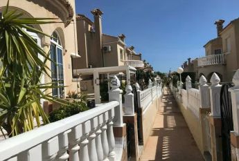 Alquiler de chalet pareado en Calle Iguazu, 42