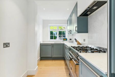 2 bedroom house in Mortlake - Photo 4