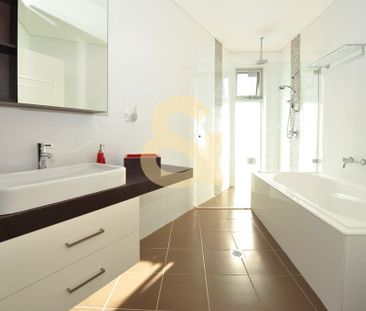 FOUR BEDROOM HOME IN A PERFECT LOCATION! - Photo 6