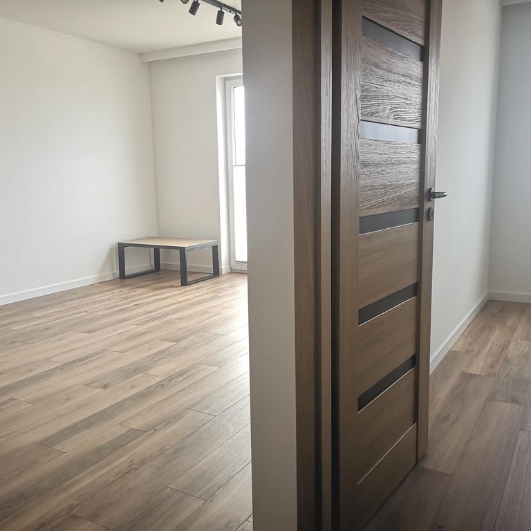 Mieszkanie 42m2, komórka lok., miejsce postojowe - Photo 1