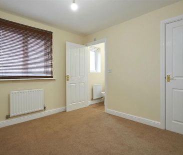 3 bedroom terraced house to rent - Photo 5