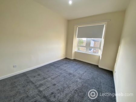 3 Bedroom Flat to Rent - Photo 4