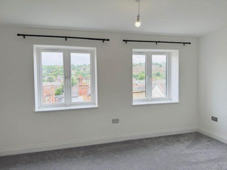 4 bedroom townhouse to rent - Photo 2