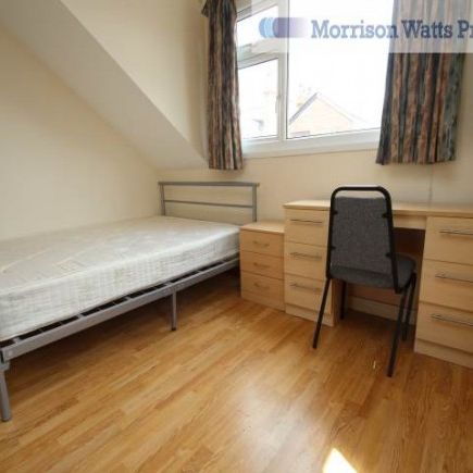 4 Bed - Brudenell Road, Hyde Park , Leeds - Photo 1