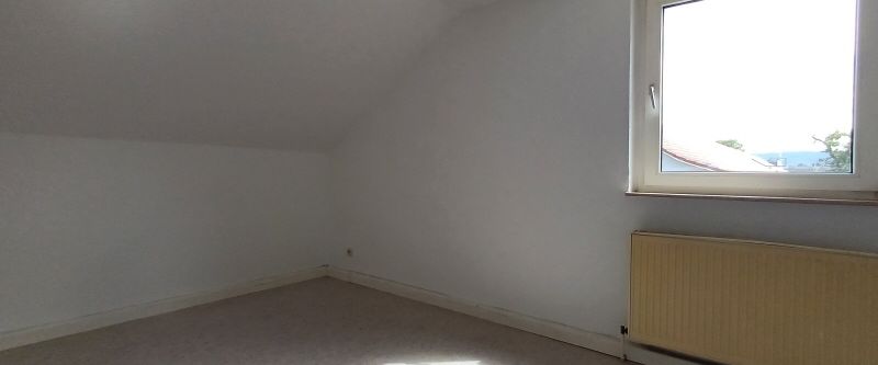 Dachgeschosswohnung in gepflegtem Wohnhaus - Photo 1