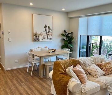 Furnished 2BR Northcote Apartment w/ Parking - Photo 5