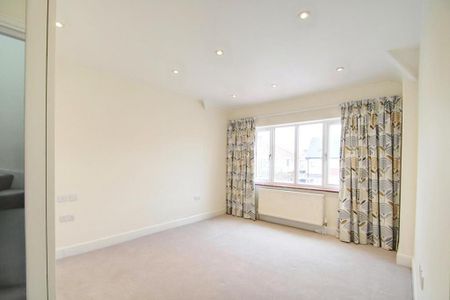 4 bedroom semi-detached house to rent - Photo 5