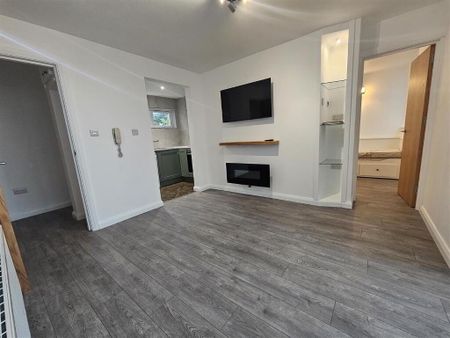 8c Lesley Heights, Glassillan Grove, Greenisland, Carrickfergus, BT38 8TB - Photo 4