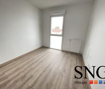 T4 AVEC BALCON ET TROIS PARKINGS - Photo 4