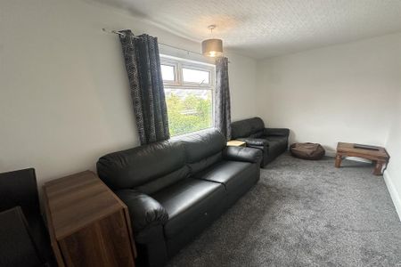 3 bedroom apartment to rent - Photo 2