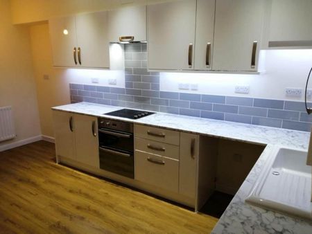 2 bedroom flat to rent - Photo 4