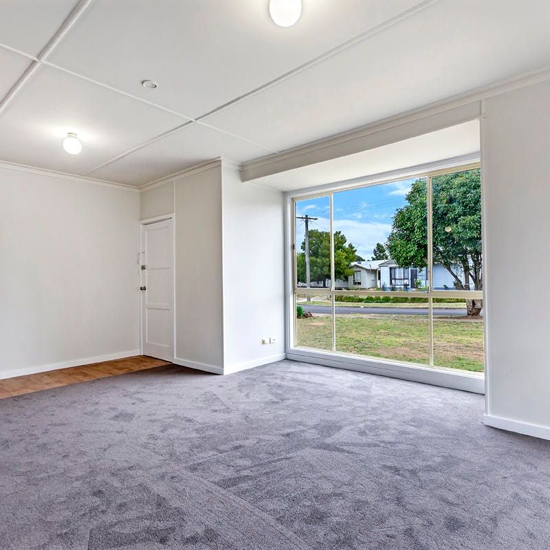 Lovely little home - AVAILABLE NOW - Photo 1