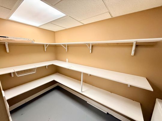 For Lease - 4070 Lorraine Crescent, Burlington, Ontario - Photo 1