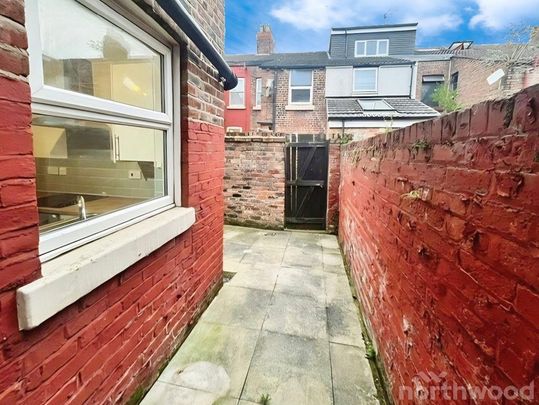 3 bedroom terraced house to rent - Photo 1