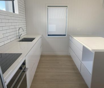 Two storey town-house in Stanmore Bay - Photo 2