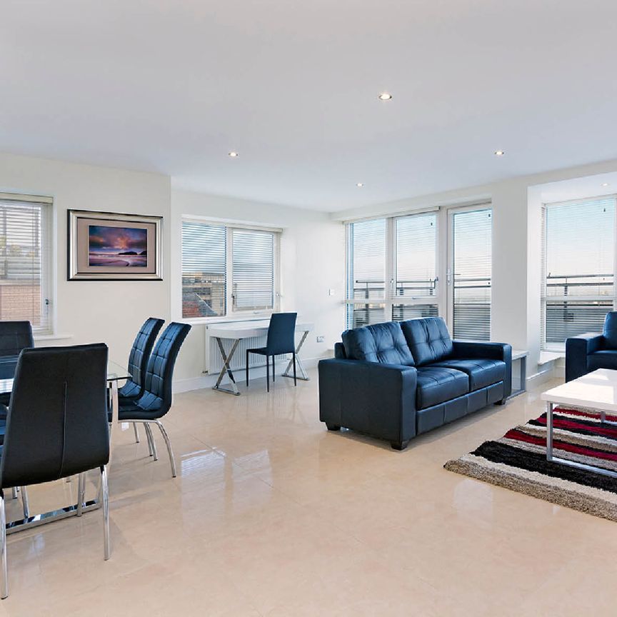 The Lighthouse, Dun laoghaire - Photo 1