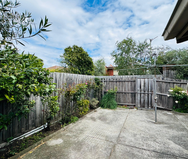 23 Elm Grove, Balaclava, VIC - Photo 4