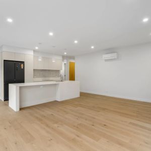 Contemporary Townhouse Living with Style, Space & Sophisticated Finishes - Photo 2