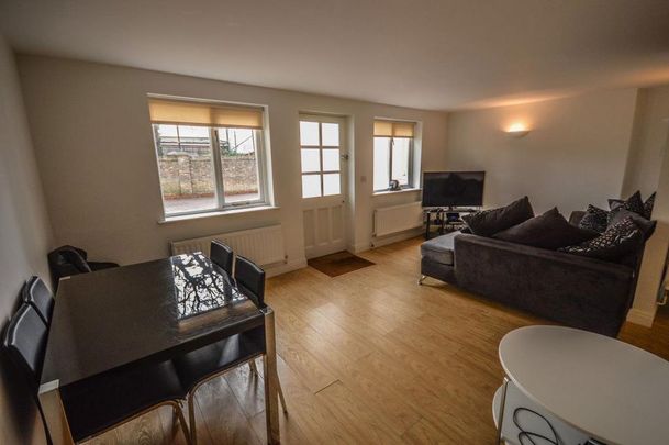 2 bedroom house to rent - Photo 1