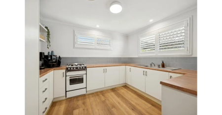 Elegant Character Home in the Heart of Hawthorne - Photo 3