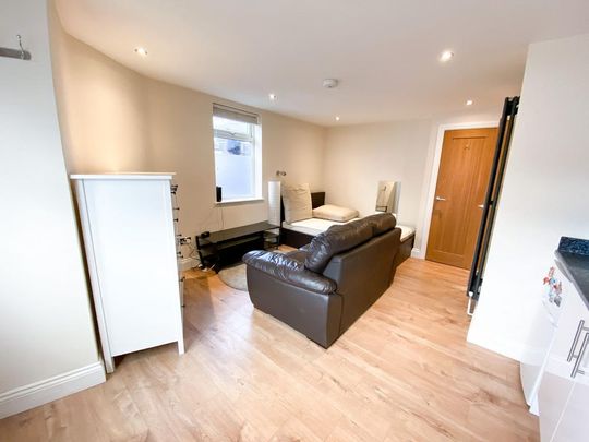 Studio to rent - Photo 1