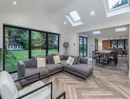 5 Bedroom Detached To Let - Photo 3