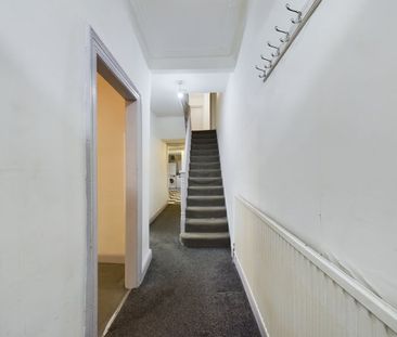 Room in a Shared House, High Street Colliers Wood, SW19 - Photo 3