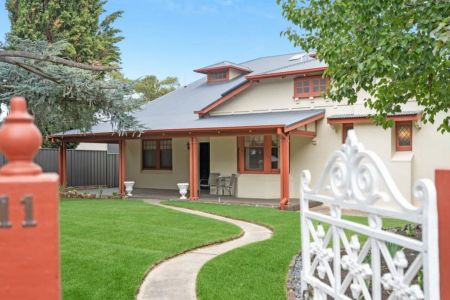 Brilliantly Located! An Idyllic Lifestyle Awaits! - Photo 3