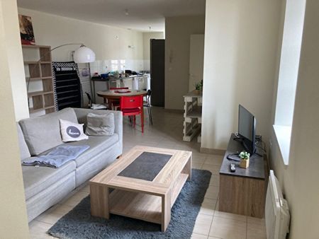 Location appartement 3 pièces, 66.00m², Fontenay-le-Comte - Photo 3