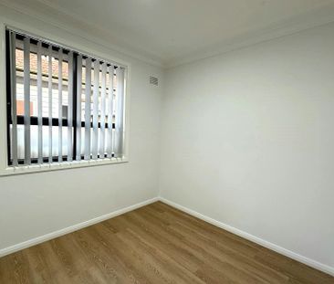 NEWLY RENOVATED FAMILY HOME - Photo 3