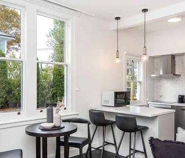 One Bedroom Executive - Partly Furnished - Photo 2