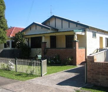 54 Evans Street, WOLLONGONG NSW 2500 - Photo 1