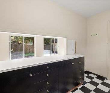 Cosy Claremont Townhouse For Lease! - Photo 4