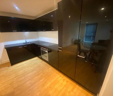 2 bedroom flat to rent - Photo 2