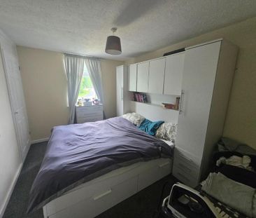 4 bedroom terraced house to rent - Photo 5