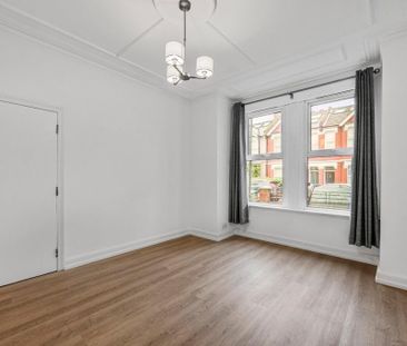 4 bedroom terraced house to rent - Photo 3