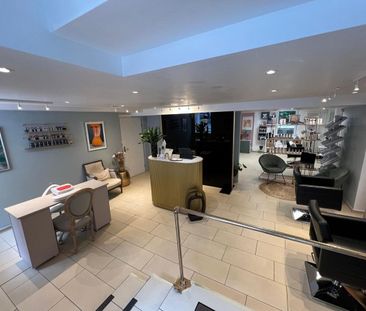 DEIN NEUER ARBEITSPLATZ ALS EIGENSTÄNDIGE/R HAIRDRESSER - Photo 5