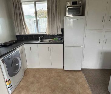 ONE BEDROOM - WEST END - Photo 4